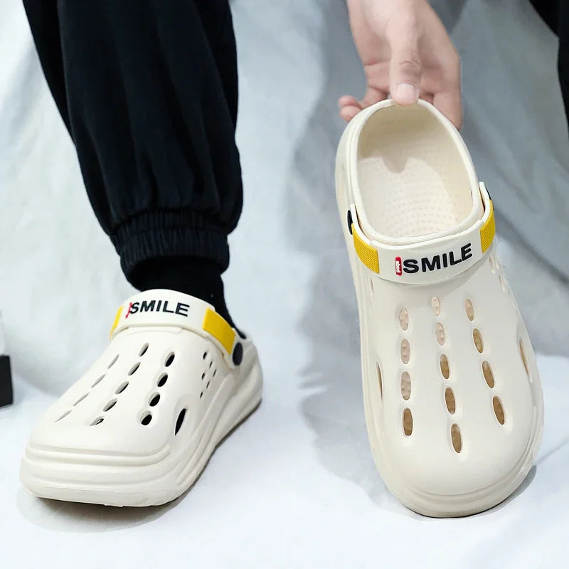 2024 Designer Men Summer Sandals Clogs Home Platform Garden Slippers Casual Slides Soft Sole Light Beach Crock Slipper