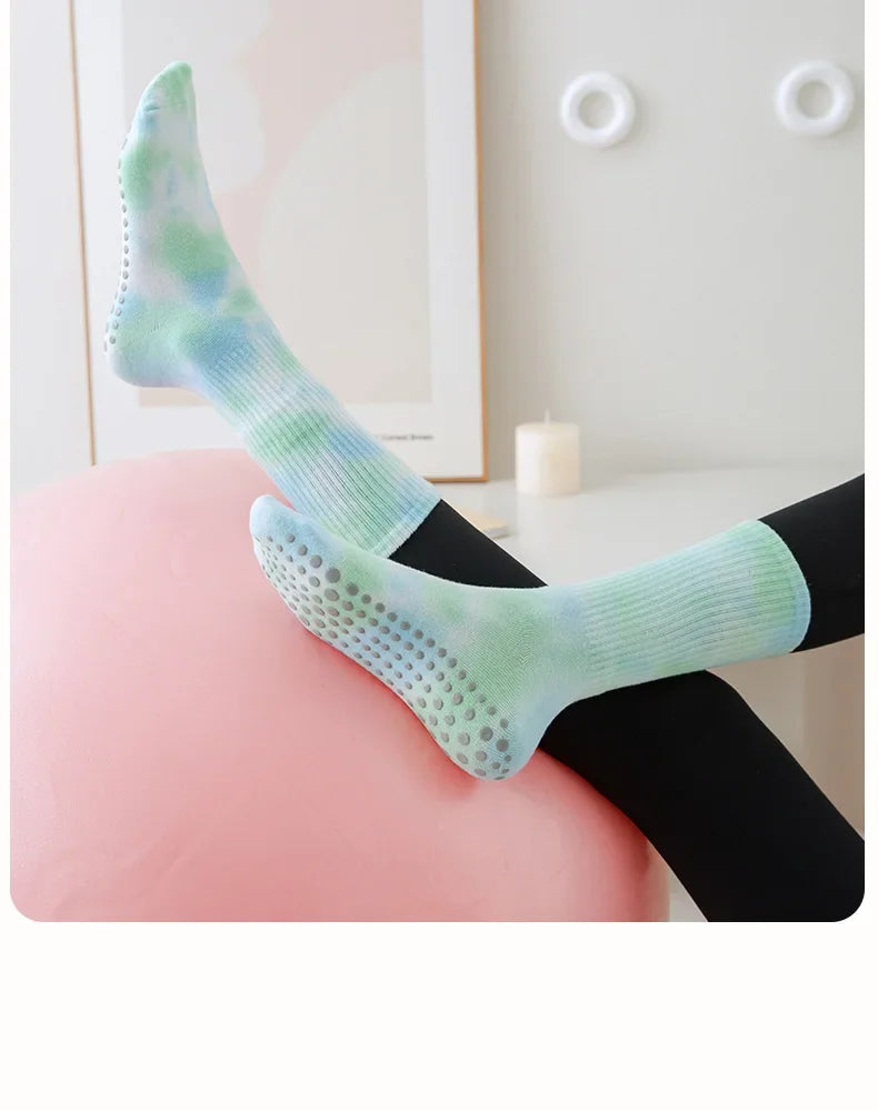 Fashion Trendy Tie Dye Mid Tube Yoga Socks Women Professional Pilate Breathable Non-slip Socks Trampoline Fitness Sports Socks