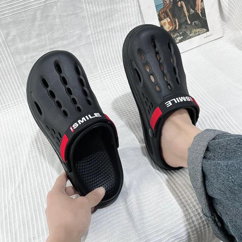 2024 Designer Men Summer Sandals Clogs Home Platform Garden Slippers Casual Slides Soft Sole Light Beach Crock Slipper